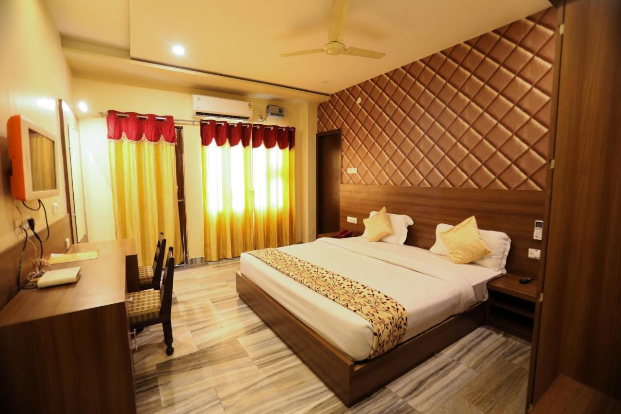 Hotel Vishwanath バラナシ エクステリア 写真