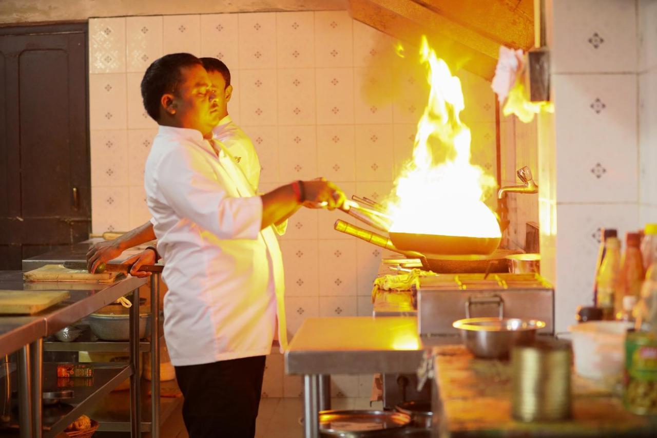 Hotel Vishwanath バラナシ エクステリア 写真